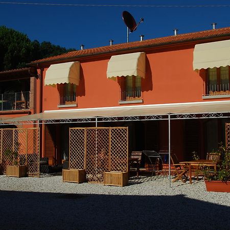 Agriturismo Il Cantastorie Монтекатини-Терме Номер фото